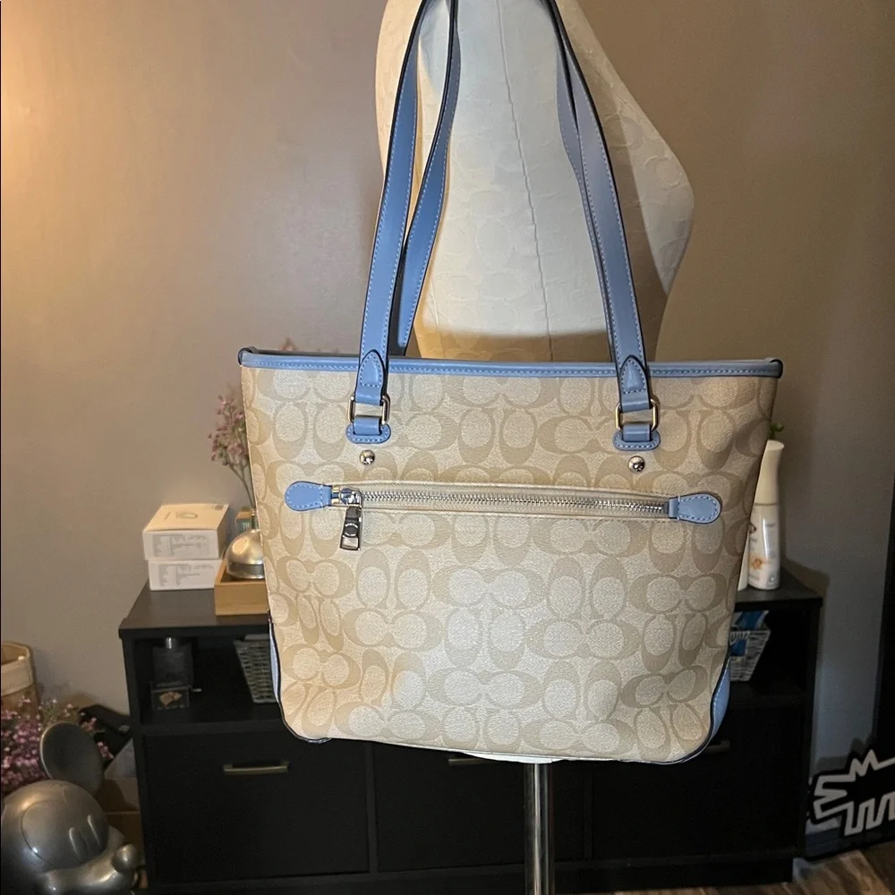 Coach light Signature Blue trim Tote - Picture 2 of 5